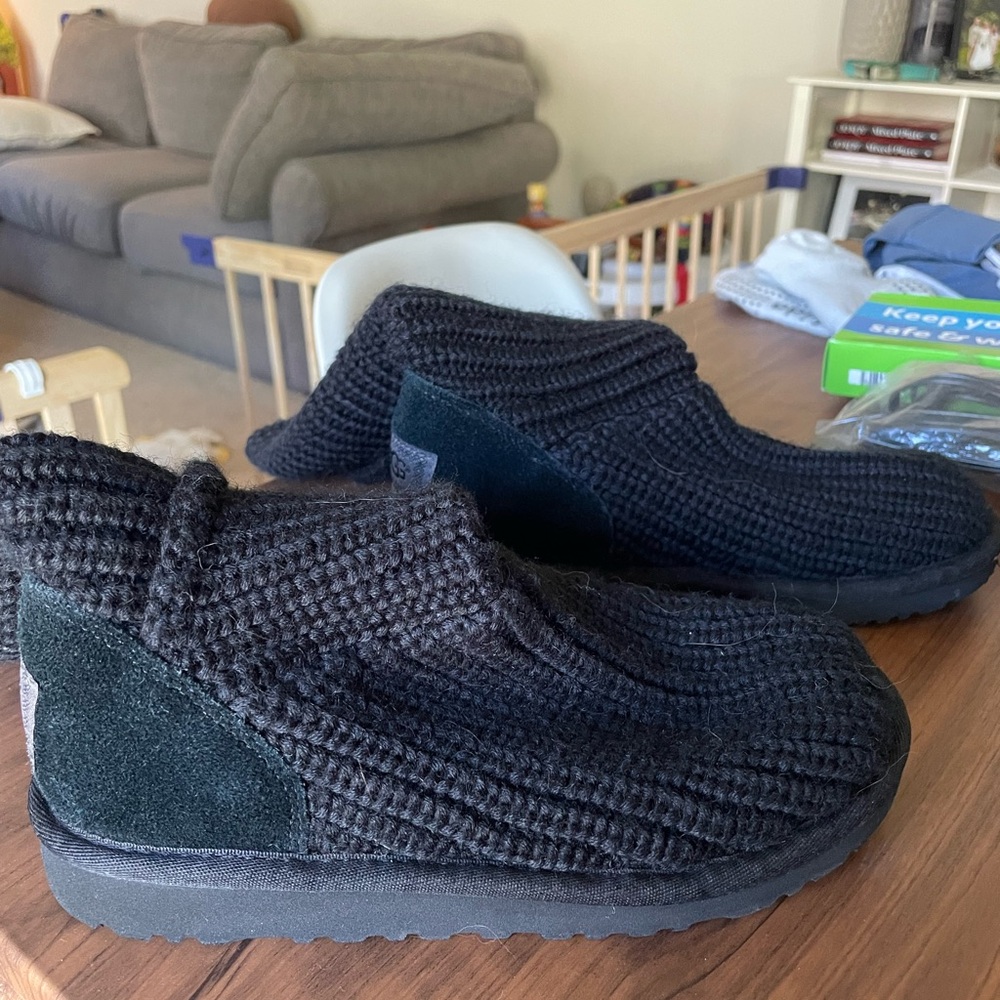 UGG Australia Cardy Knit Boots Kids Youth Black Size: 2